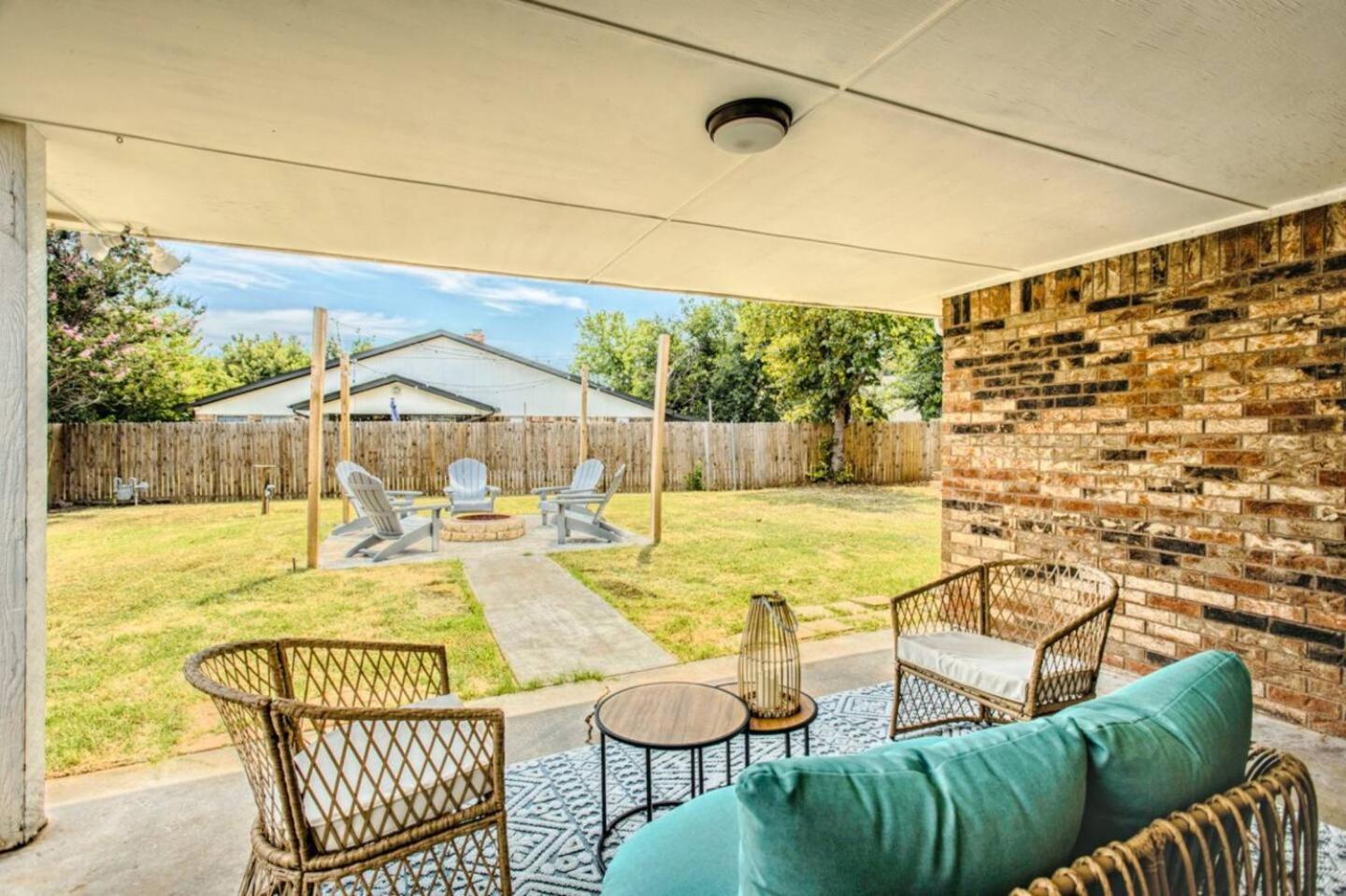 Вилла New Hummingbird Haven - Nw Okc, Billiards, Firepit Оклахома-Сити Экстерьер фото