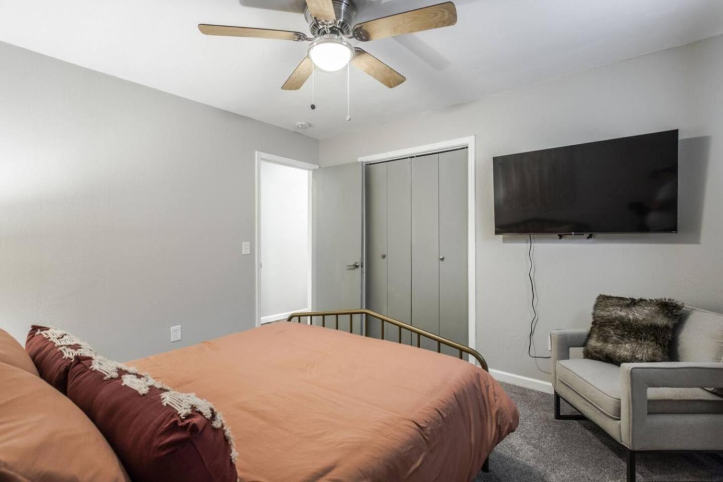 Вилла New Hummingbird Haven - Nw Okc, Billiards, Firepit Оклахома-Сити Экстерьер фото