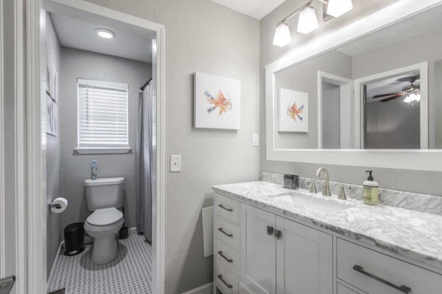 Вилла New Hummingbird Haven - Nw Okc, Billiards, Firepit Оклахома-Сити Экстерьер фото